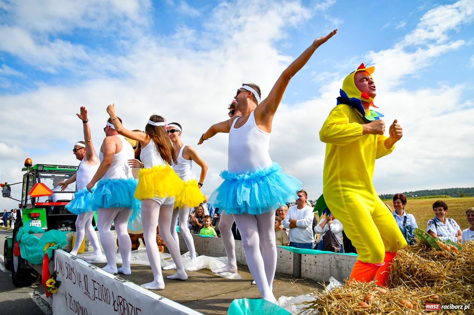 Zdjęcie w galerii na portalu naszraciborz.pl: Dożynki gminy Krzyżanowice w Owsiszczach. Imponujący korowód w międzynarodowym towarzystwie [FOTO i WIDEO] wiadomości z regionu