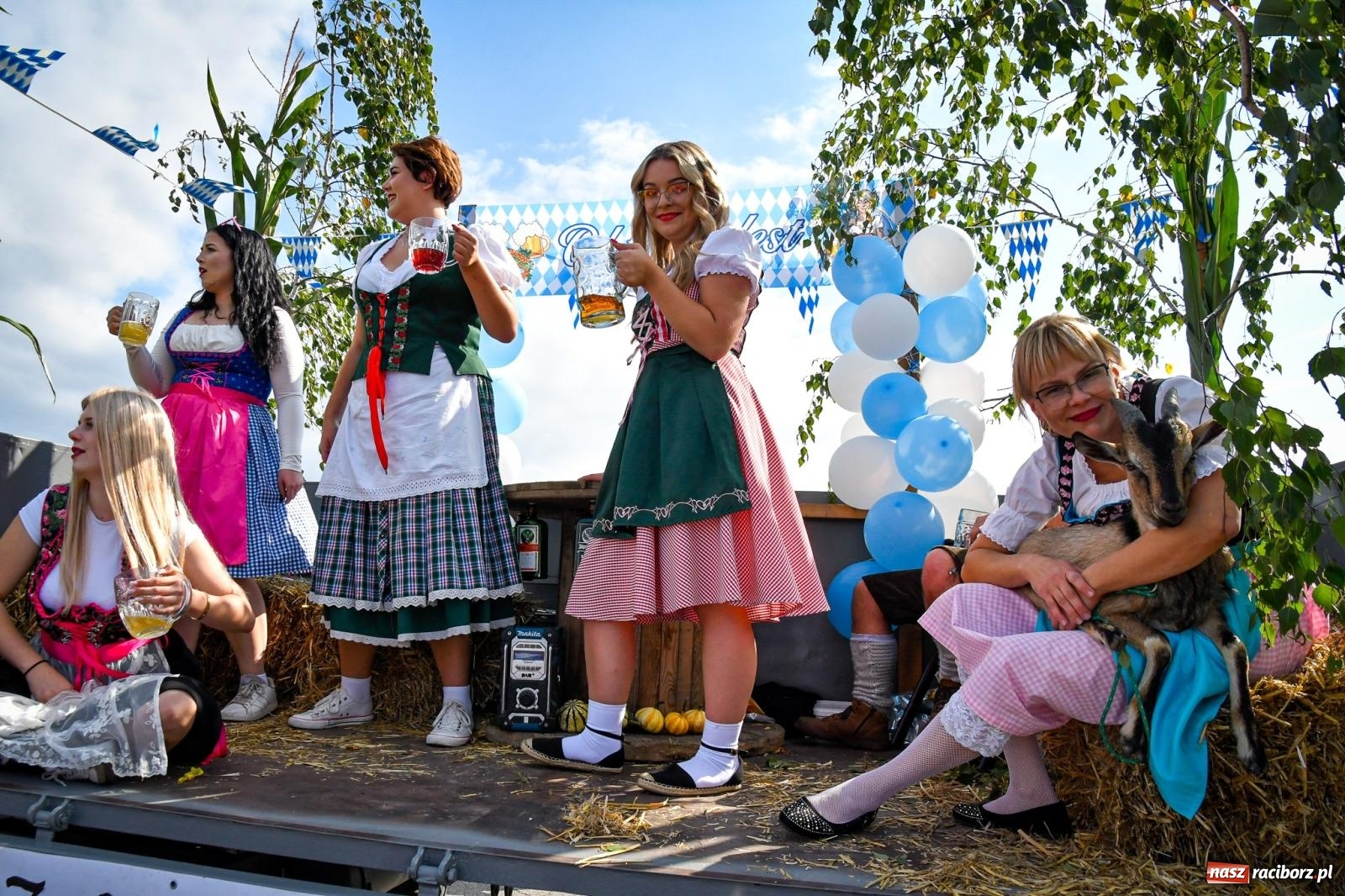 Zdjęcie w galerii na portalu naszraciborz.pl: Dożynki gminy Krzyżanowice w Owsiszczach. Imponujący korowód w międzynarodowym towarzystwie [FOTO i WIDEO] wiadomości z regionu