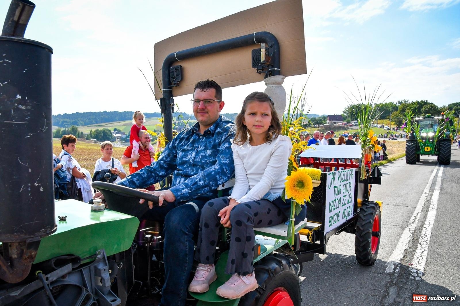Zdjęcie w galerii na portalu naszraciborz.pl: Dożynki gminy Krzyżanowice w Owsiszczach. Imponujący korowód w międzynarodowym towarzystwie [FOTO i WIDEO] wiadomości z regionu
