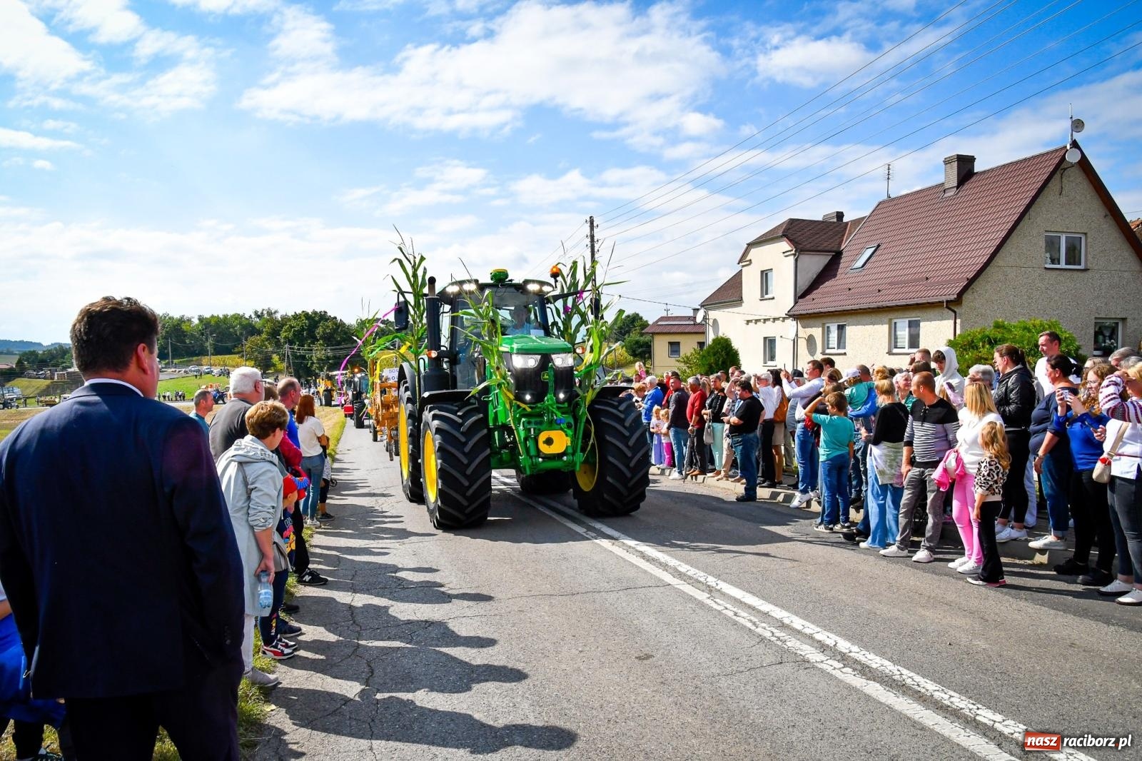 Zdjęcie w galerii na portalu naszraciborz.pl: Dożynki gminy Krzyżanowice w Owsiszczach. Imponujący korowód w międzynarodowym towarzystwie [FOTO i WIDEO] wiadomości z regionu