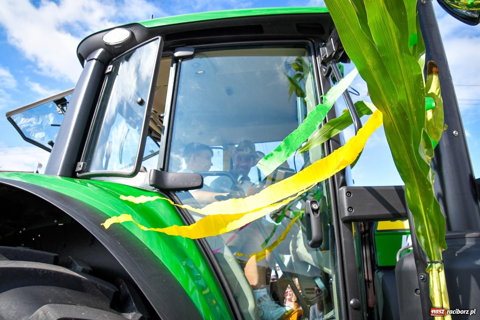 Zdjęcie w galerii na portalu naszraciborz.pl: Dożynki gminy Krzyżanowice w Owsiszczach. Imponujący korowód w międzynarodowym towarzystwie [FOTO i WIDEO] wiadomości z regionu