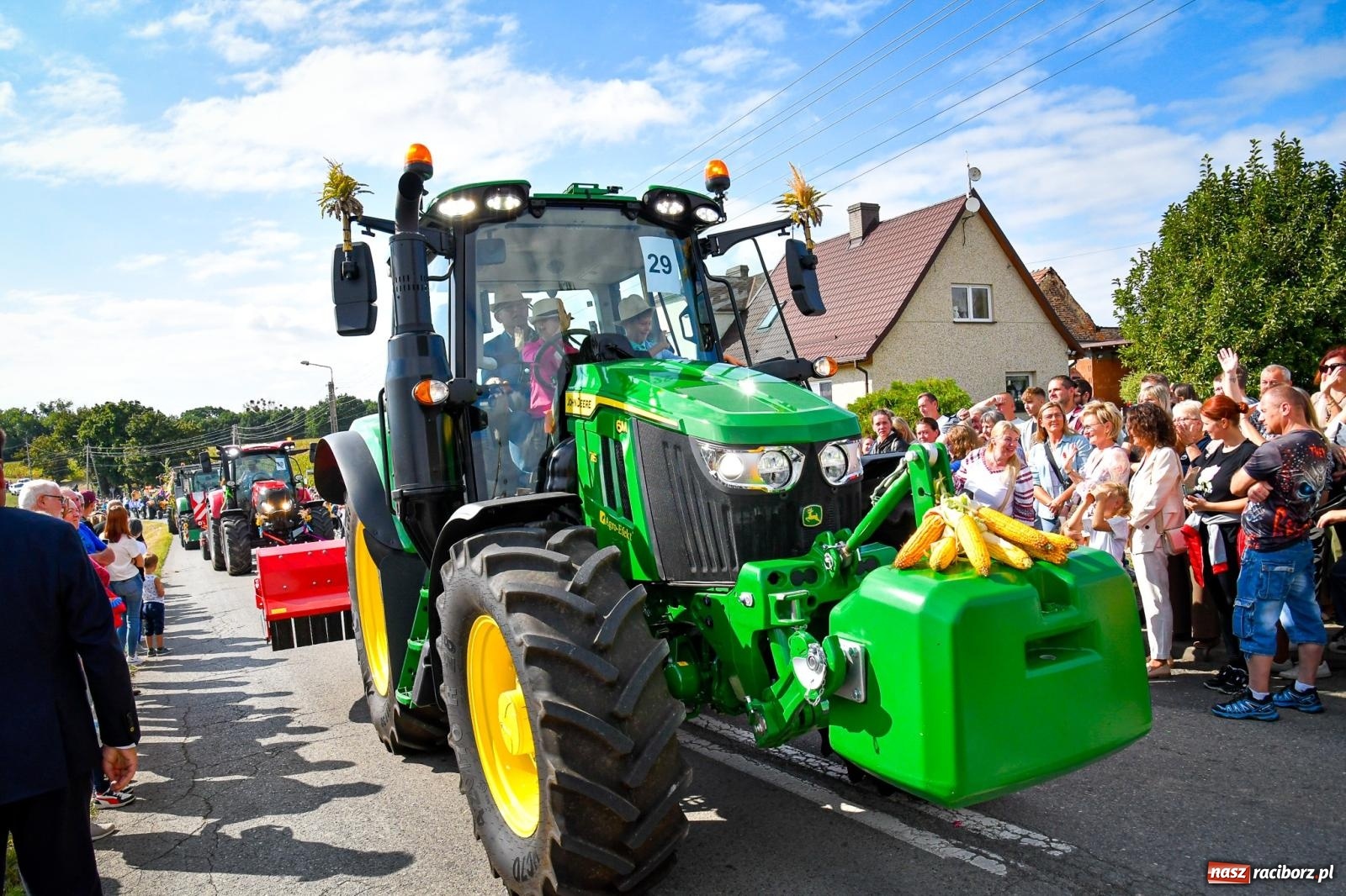 Zdjęcie w galerii na portalu naszraciborz.pl: Dożynki gminy Krzyżanowice w Owsiszczach. Imponujący korowód w międzynarodowym towarzystwie [FOTO i WIDEO] wiadomości z regionu
