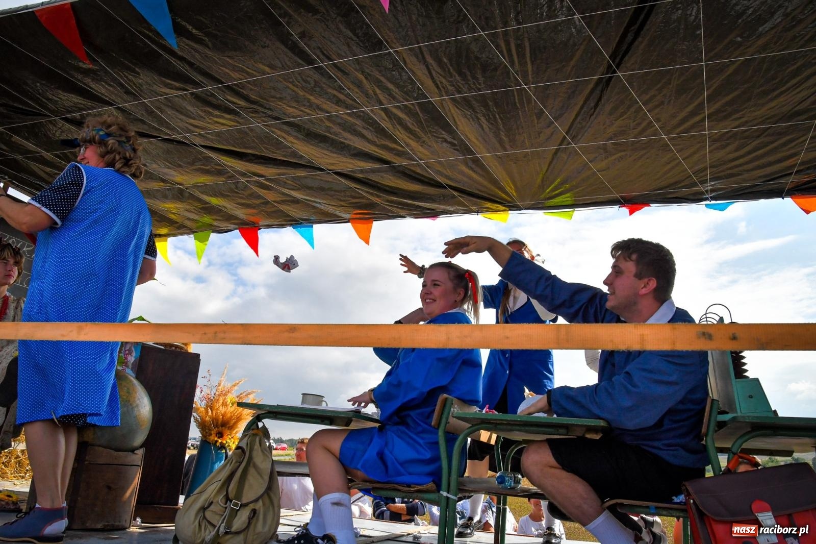 Zdjęcie w galerii na portalu naszraciborz.pl: Dożynki gminy Krzyżanowice w Owsiszczach. Imponujący korowód w międzynarodowym towarzystwie [FOTO i WIDEO] wiadomości z regionu