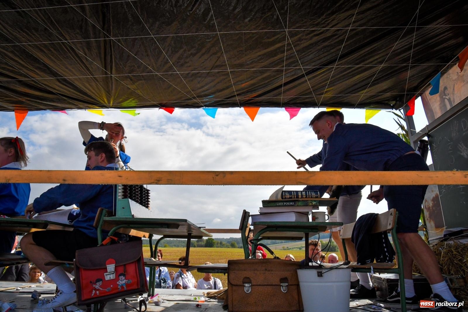 Zdjęcie w galerii na portalu naszraciborz.pl: Dożynki gminy Krzyżanowice w Owsiszczach. Imponujący korowód w międzynarodowym towarzystwie [FOTO i WIDEO] wiadomości z regionu