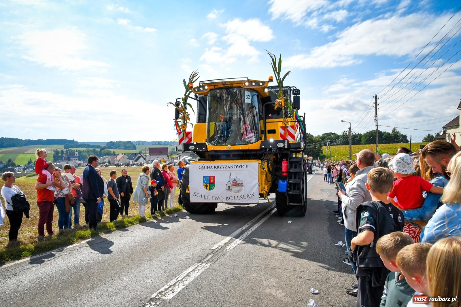 Zdjęcie w galerii na portalu naszraciborz.pl: Dożynki gminy Krzyżanowice w Owsiszczach. Imponujący korowód w międzynarodowym towarzystwie [FOTO i WIDEO] wiadomości z regionu