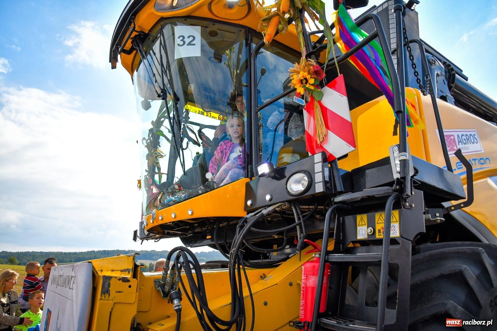 Zdjęcie w galerii na portalu naszraciborz.pl: Dożynki gminy Krzyżanowice w Owsiszczach. Imponujący korowód w międzynarodowym towarzystwie [FOTO i WIDEO] wiadomości z regionu