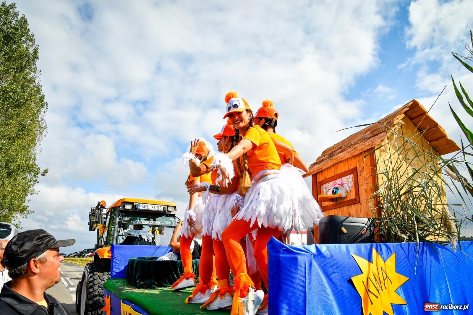 Zdjęcie w galerii na portalu naszraciborz.pl: Dożynki gminy Krzyżanowice w Owsiszczach. Imponujący korowód w międzynarodowym towarzystwie [FOTO i WIDEO] wiadomości z regionu