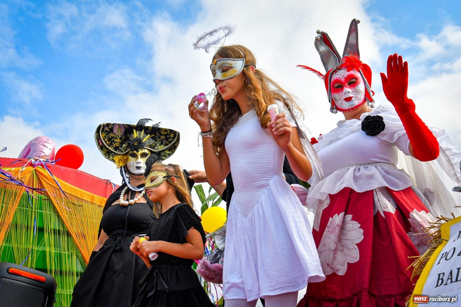 Zdjęcie w galerii na portalu naszraciborz.pl: Dożynki gminy Krzyżanowice w Owsiszczach. Imponujący korowód w międzynarodowym towarzystwie [FOTO i WIDEO] wiadomości z regionu