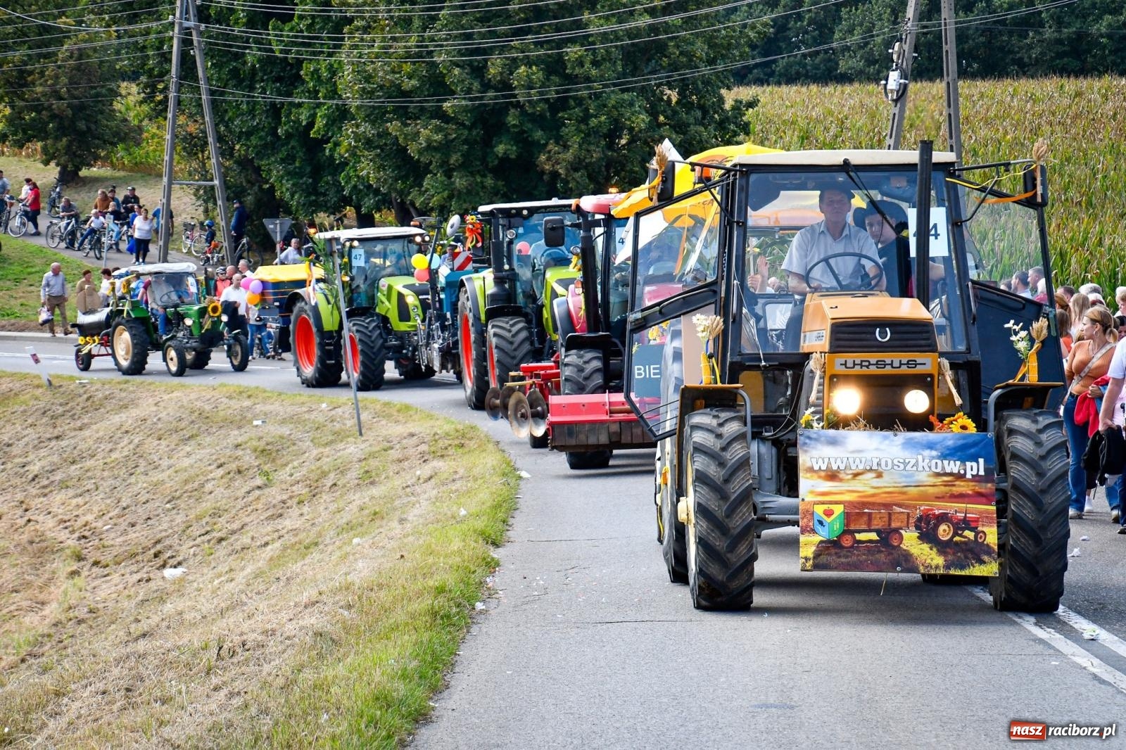 Zdjęcie w galerii na portalu naszraciborz.pl: Dożynki gminy Krzyżanowice w Owsiszczach. Imponujący korowód w międzynarodowym towarzystwie [FOTO i WIDEO] wiadomości z regionu