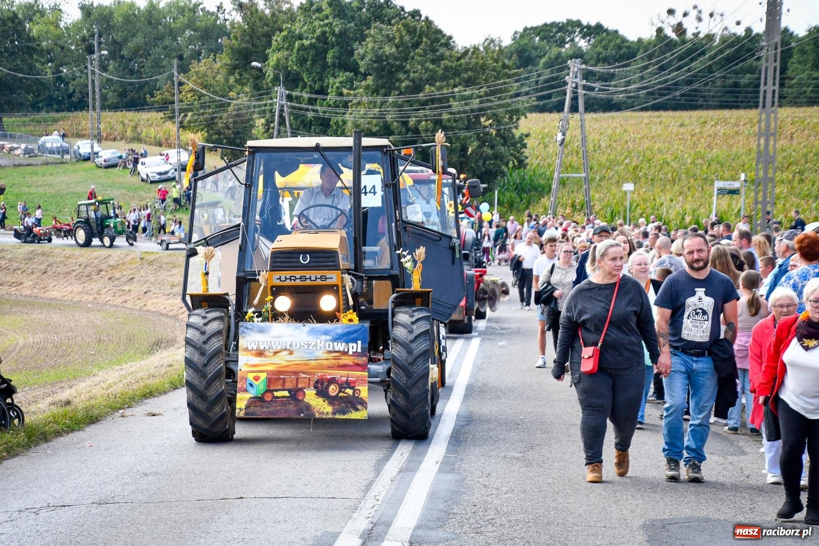 Zdjęcie w galerii na portalu naszraciborz.pl: Dożynki gminy Krzyżanowice w Owsiszczach. Imponujący korowód w międzynarodowym towarzystwie [FOTO i WIDEO] wiadomości z regionu