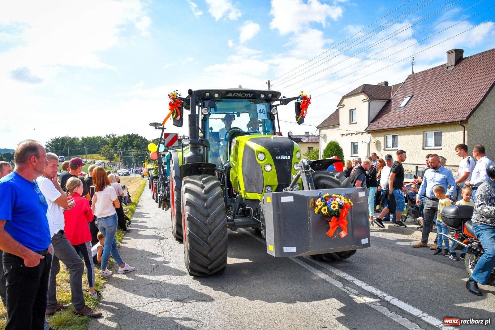 Zdjęcie w galerii na portalu naszraciborz.pl: Dożynki gminy Krzyżanowice w Owsiszczach. Imponujący korowód w międzynarodowym towarzystwie [FOTO i WIDEO] wiadomości z regionu