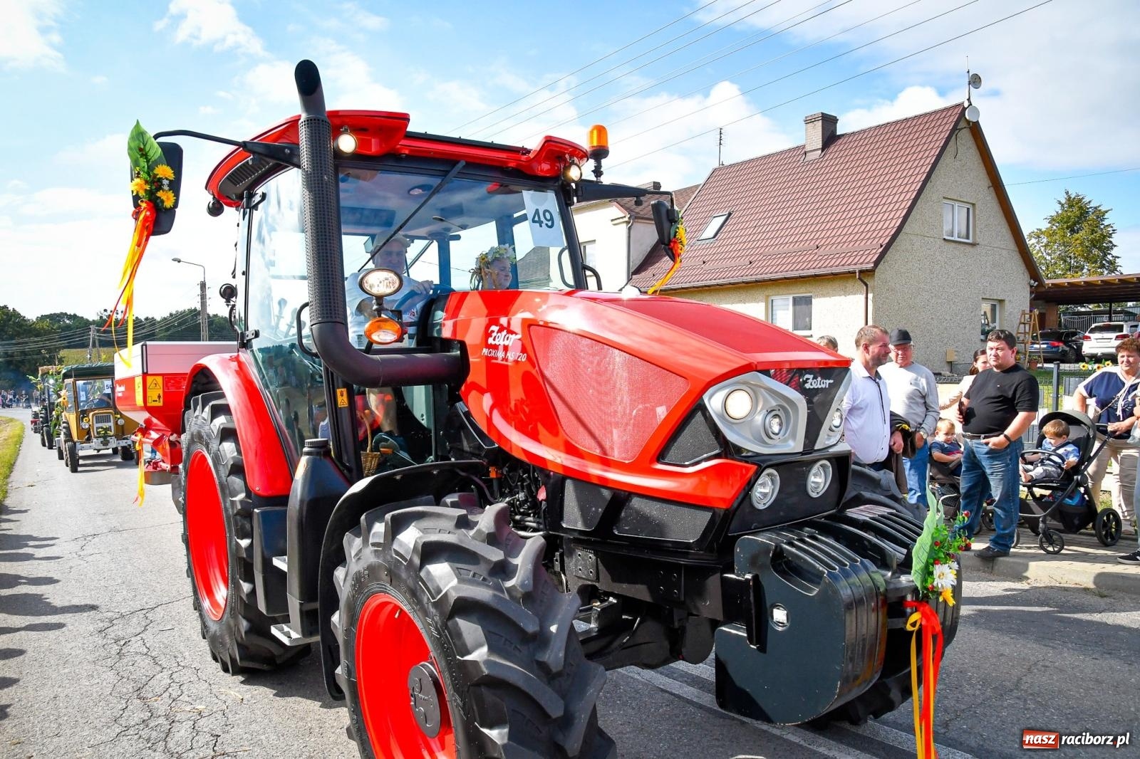 Zdjęcie w galerii na portalu naszraciborz.pl: Dożynki gminy Krzyżanowice w Owsiszczach. Imponujący korowód w międzynarodowym towarzystwie [FOTO i WIDEO] wiadomości z regionu