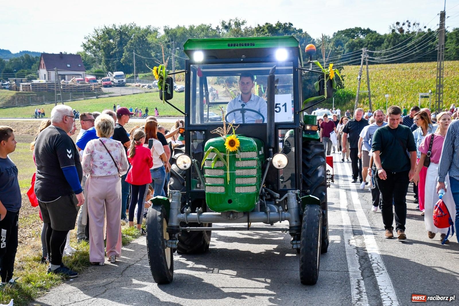 Zdjęcie w galerii na portalu naszraciborz.pl: Dożynki gminy Krzyżanowice w Owsiszczach. Imponujący korowód w międzynarodowym towarzystwie [FOTO i WIDEO] wiadomości z regionu