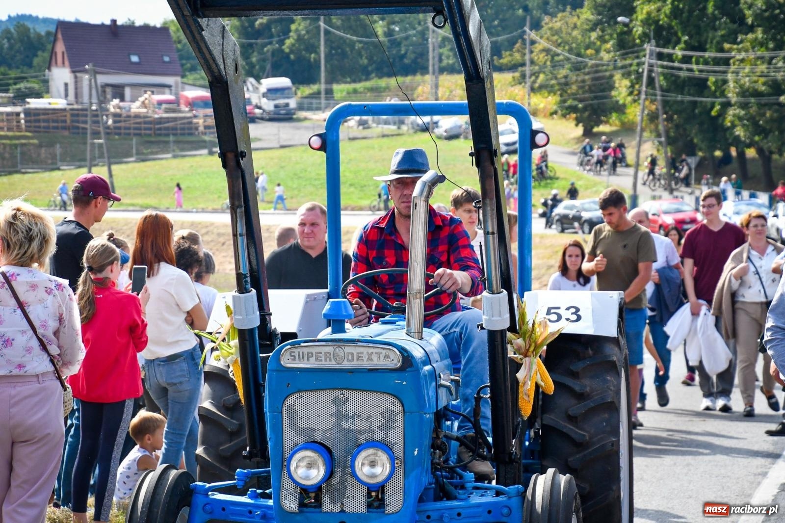 Zdjęcie w galerii na portalu naszraciborz.pl: Dożynki gminy Krzyżanowice w Owsiszczach. Imponujący korowód w międzynarodowym towarzystwie [FOTO i WIDEO] wiadomości z regionu