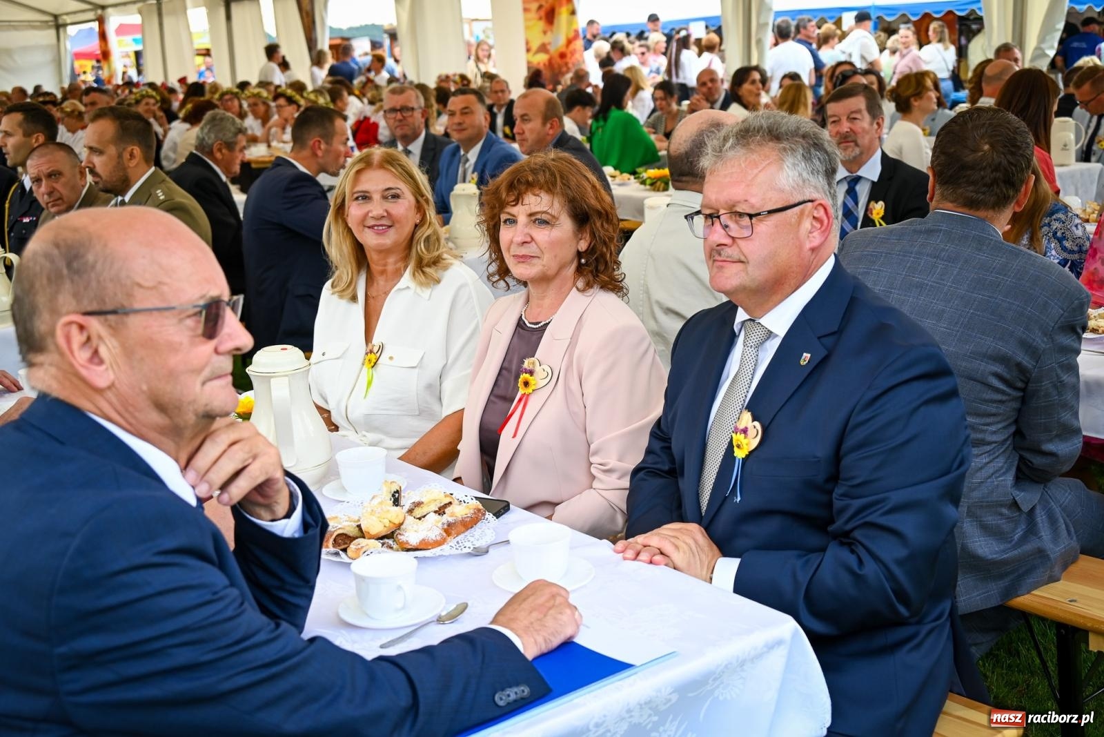 Zdjęcie w galerii na portalu naszraciborz.pl: Dożynki gminy Krzyżanowice w Owsiszczach. Imponujący korowód w międzynarodowym towarzystwie [FOTO i WIDEO] wiadomości z regionu