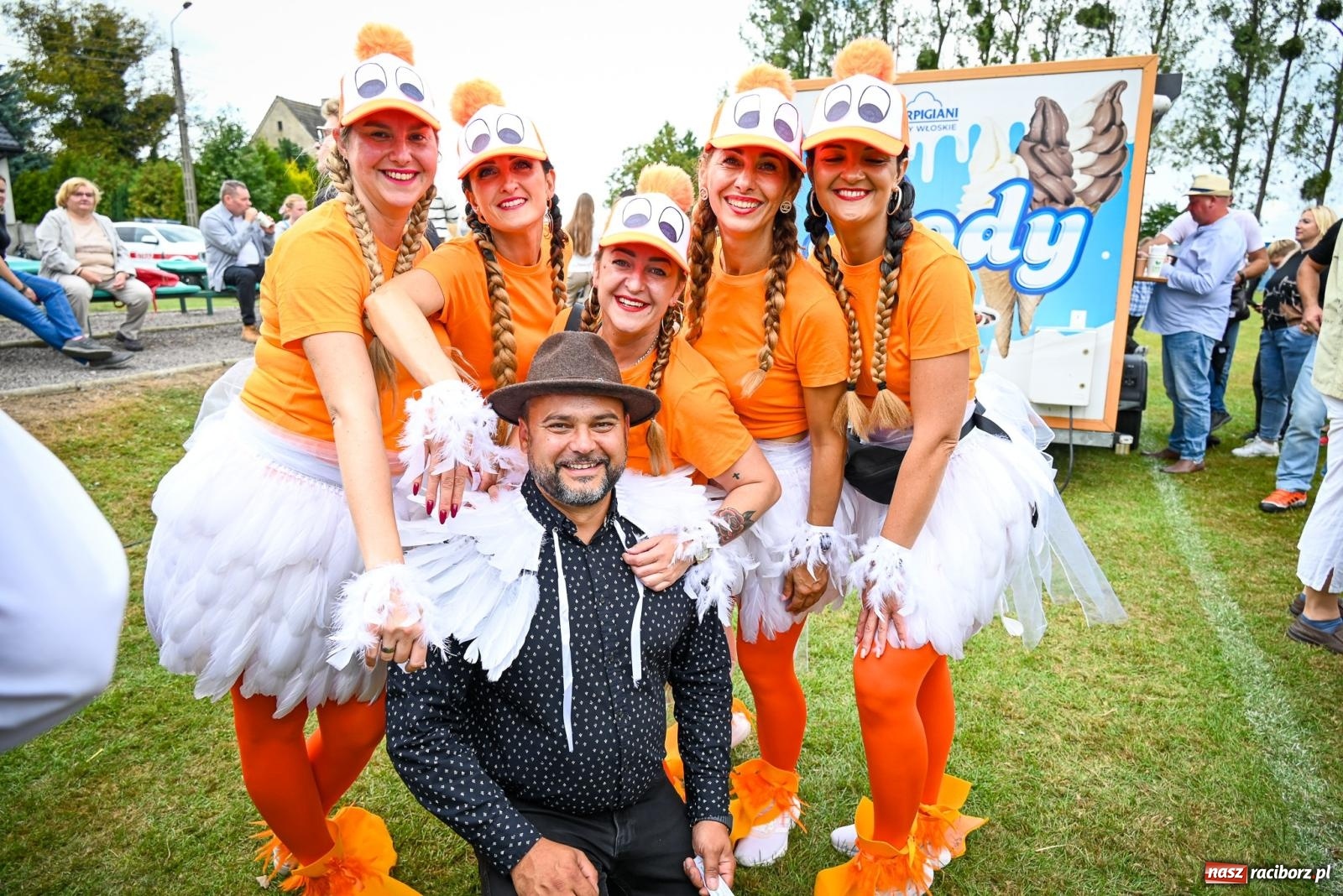 Zdjęcie w galerii na portalu naszraciborz.pl: Dożynki gminy Krzyżanowice w Owsiszczach. Imponujący korowód w międzynarodowym towarzystwie [FOTO i WIDEO] wiadomości z regionu