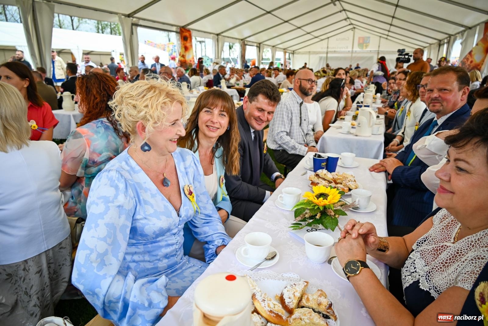 Zdjęcie w galerii na portalu naszraciborz.pl: Dożynki gminy Krzyżanowice w Owsiszczach. Imponujący korowód w międzynarodowym towarzystwie [FOTO i WIDEO] wiadomości z regionu