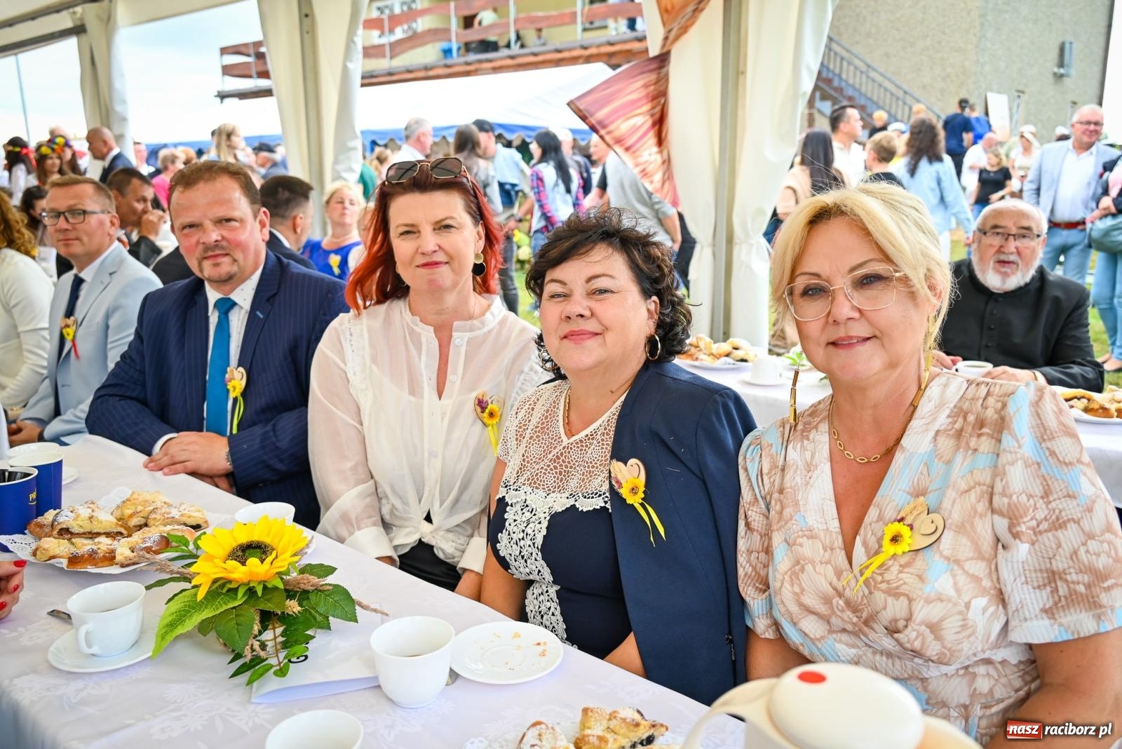 Zdjęcie w galerii na portalu naszraciborz.pl: Dożynki gminy Krzyżanowice w Owsiszczach. Imponujący korowód w międzynarodowym towarzystwie [FOTO i WIDEO] wiadomości z regionu
