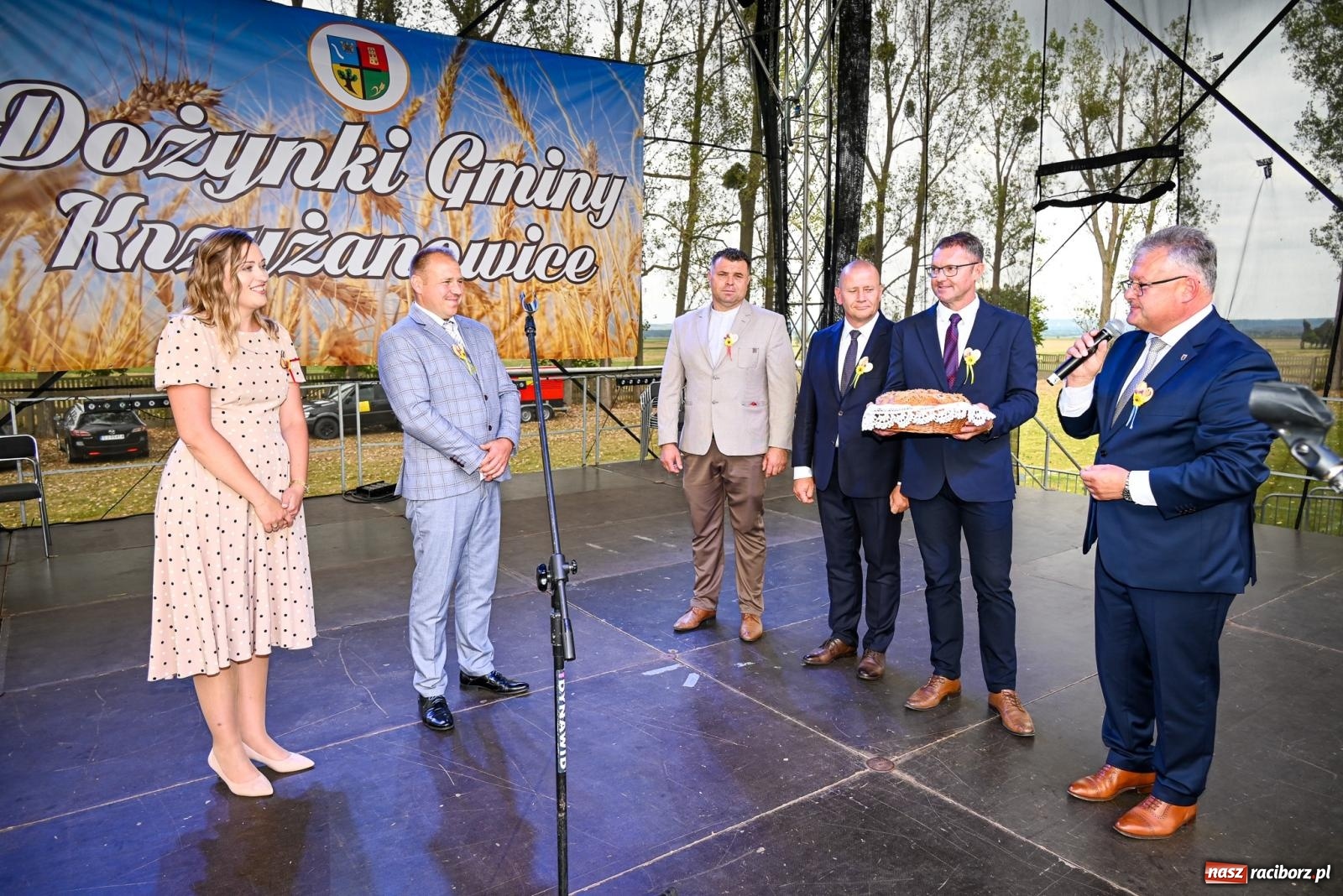 Zdjęcie w galerii na portalu naszraciborz.pl: Dożynki gminy Krzyżanowice w Owsiszczach. Imponujący korowód w międzynarodowym towarzystwie [FOTO i WIDEO] wiadomości z regionu