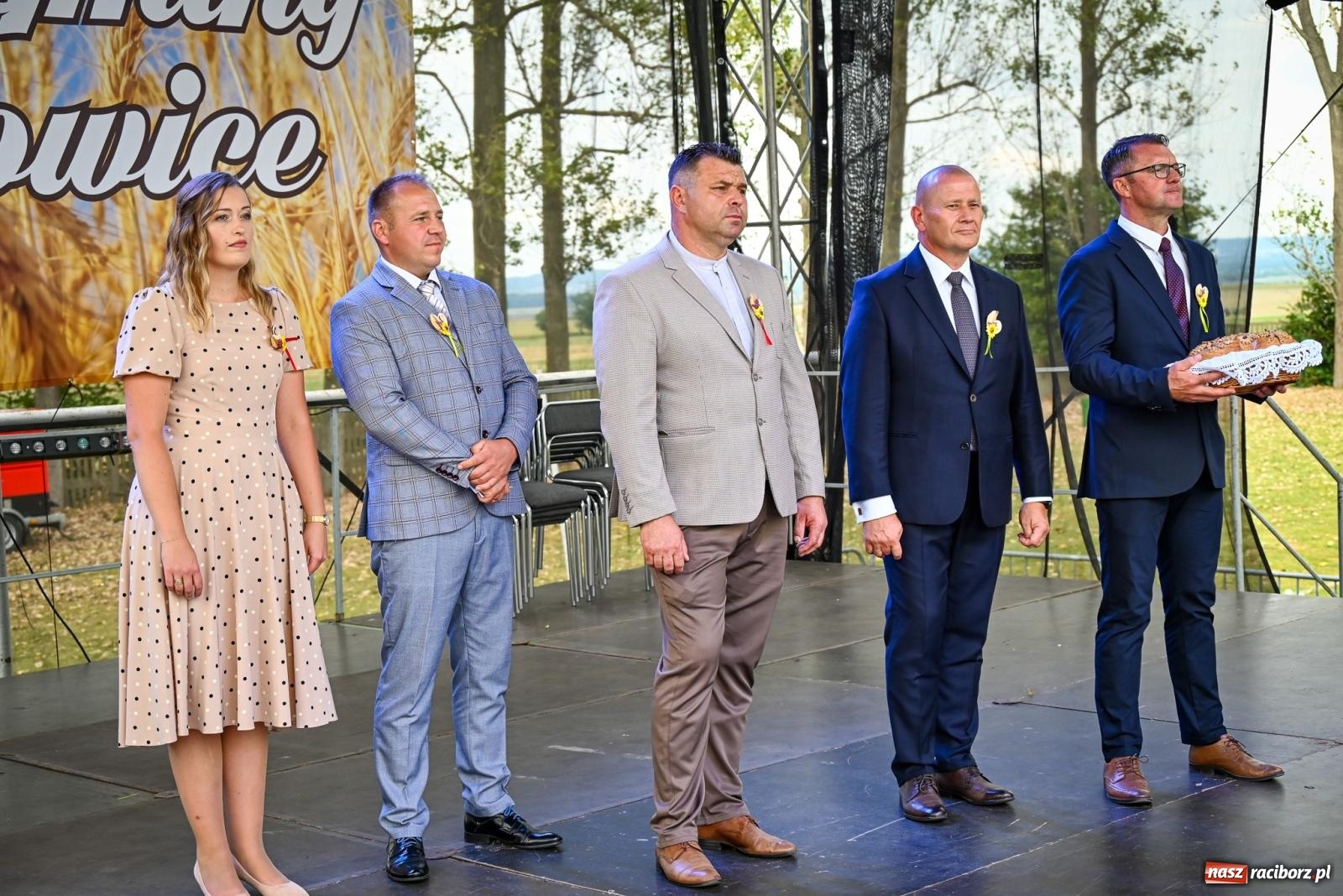 Zdjęcie w galerii na portalu naszraciborz.pl: Dożynki gminy Krzyżanowice w Owsiszczach. Imponujący korowód w międzynarodowym towarzystwie [FOTO i WIDEO] wiadomości z regionu