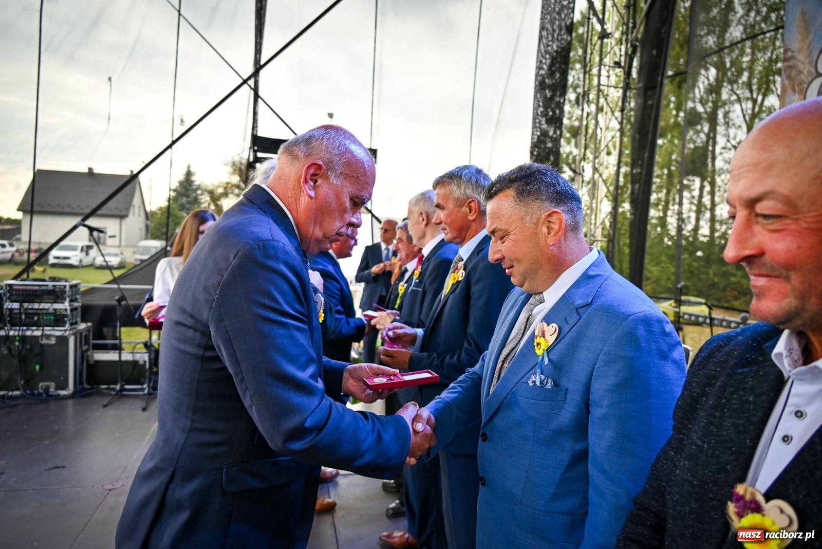 Zdjęcie w galerii na portalu naszraciborz.pl: Dożynki gminy Krzyżanowice w Owsiszczach. Imponujący korowód w międzynarodowym towarzystwie [FOTO i WIDEO] wiadomości z regionu