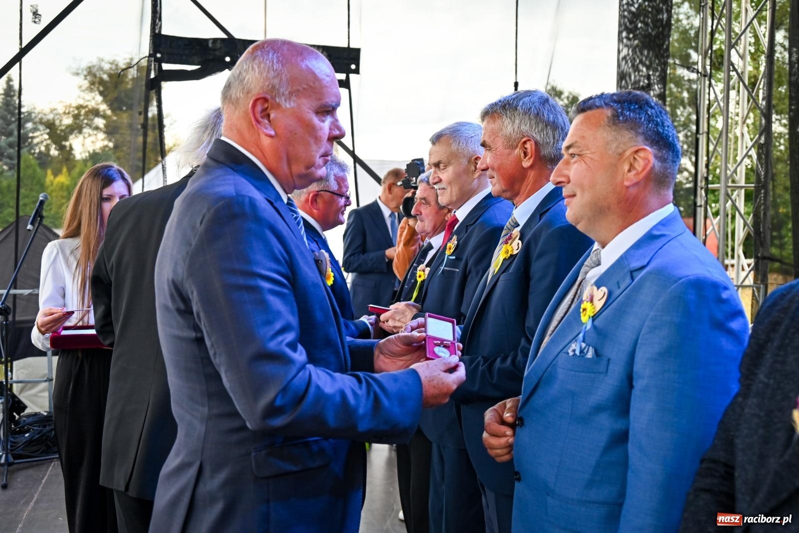 Zdjęcie w galerii na portalu naszraciborz.pl: Dożynki gminy Krzyżanowice w Owsiszczach. Imponujący korowód w międzynarodowym towarzystwie [FOTO i WIDEO] wiadomości z regionu