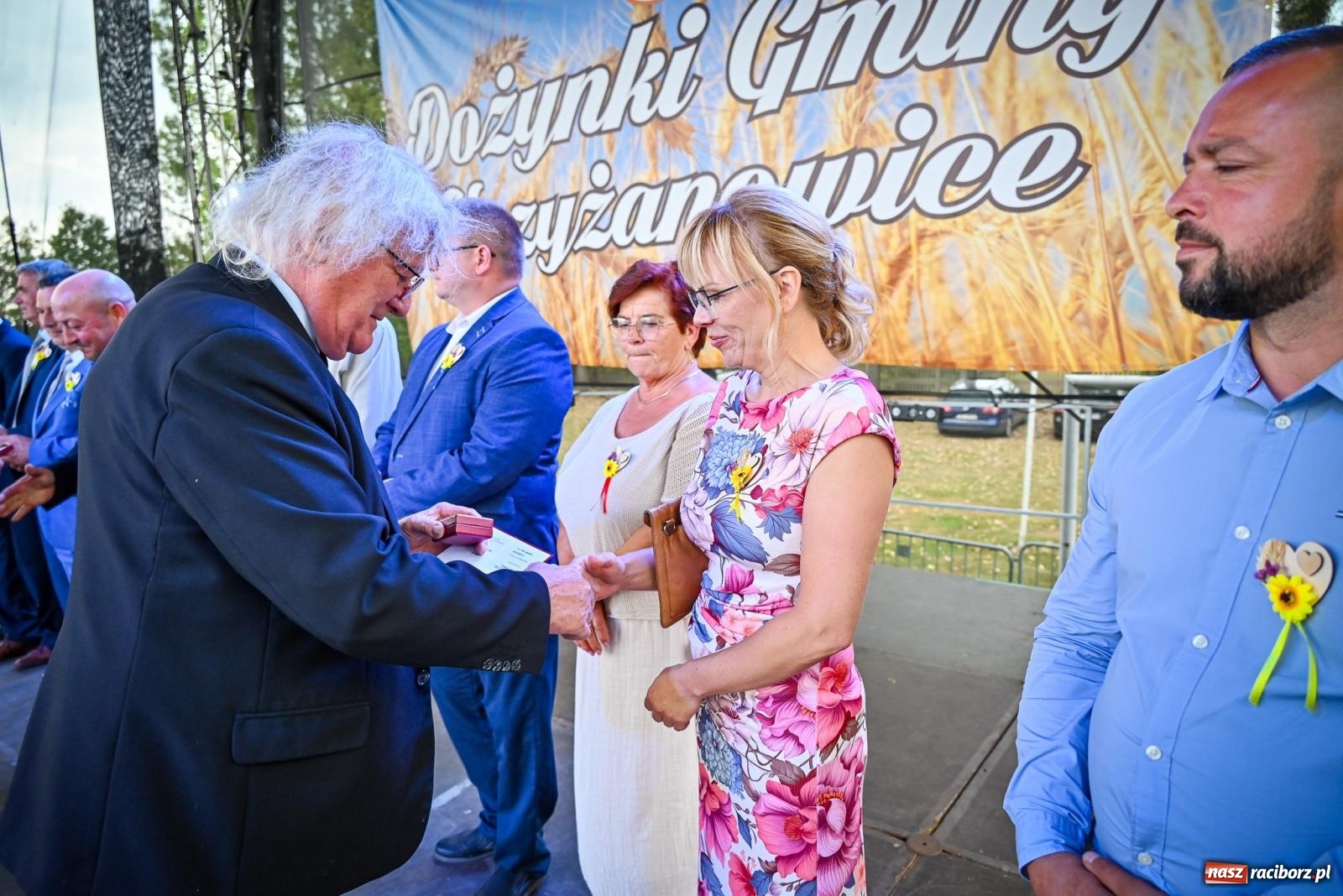 Zdjęcie w galerii na portalu naszraciborz.pl: Dożynki gminy Krzyżanowice w Owsiszczach. Imponujący korowód w międzynarodowym towarzystwie [FOTO i WIDEO] wiadomości z regionu