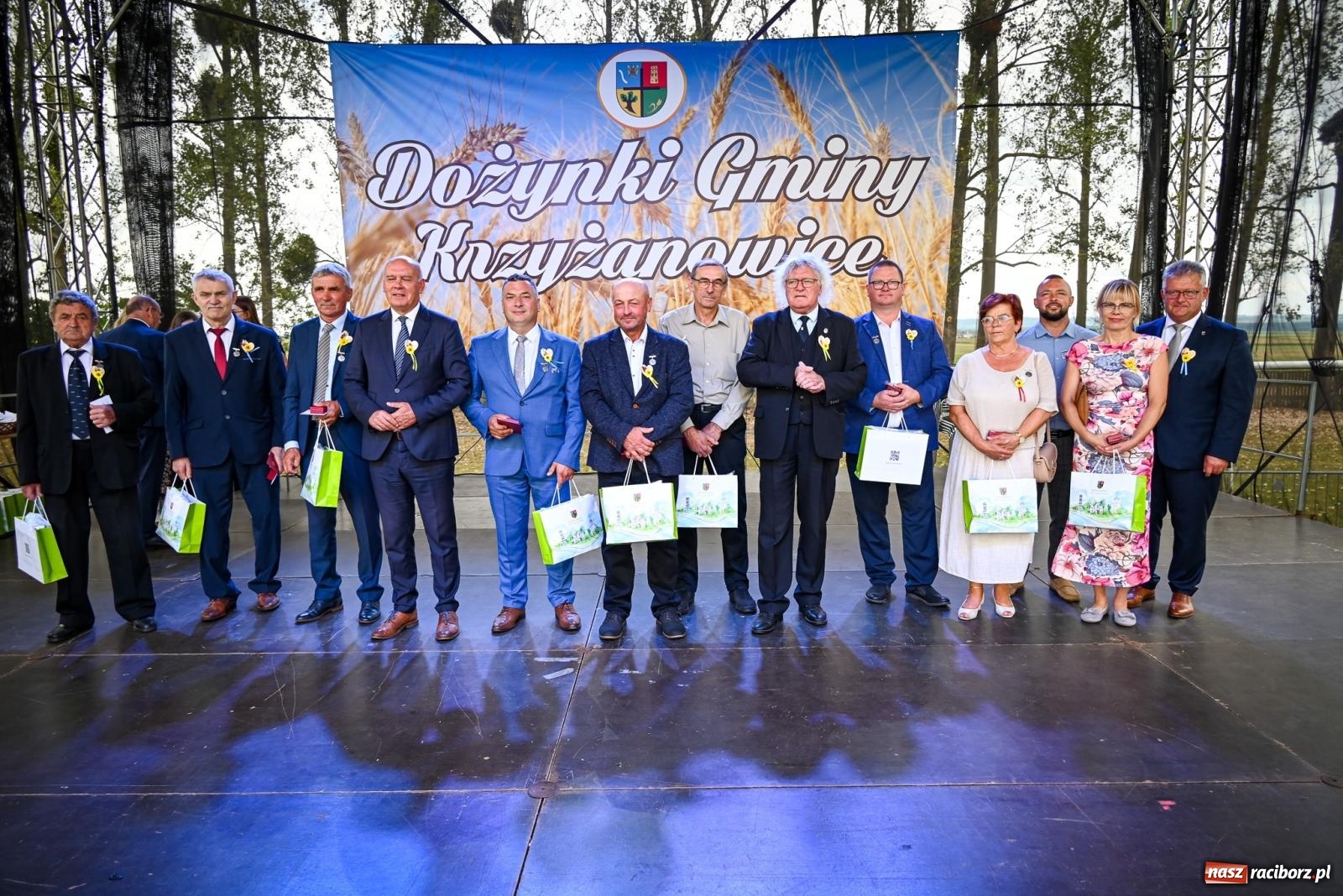 Zdjęcie w galerii na portalu naszraciborz.pl: Dożynki gminy Krzyżanowice w Owsiszczach. Imponujący korowód w międzynarodowym towarzystwie [FOTO i WIDEO] wiadomości z regionu