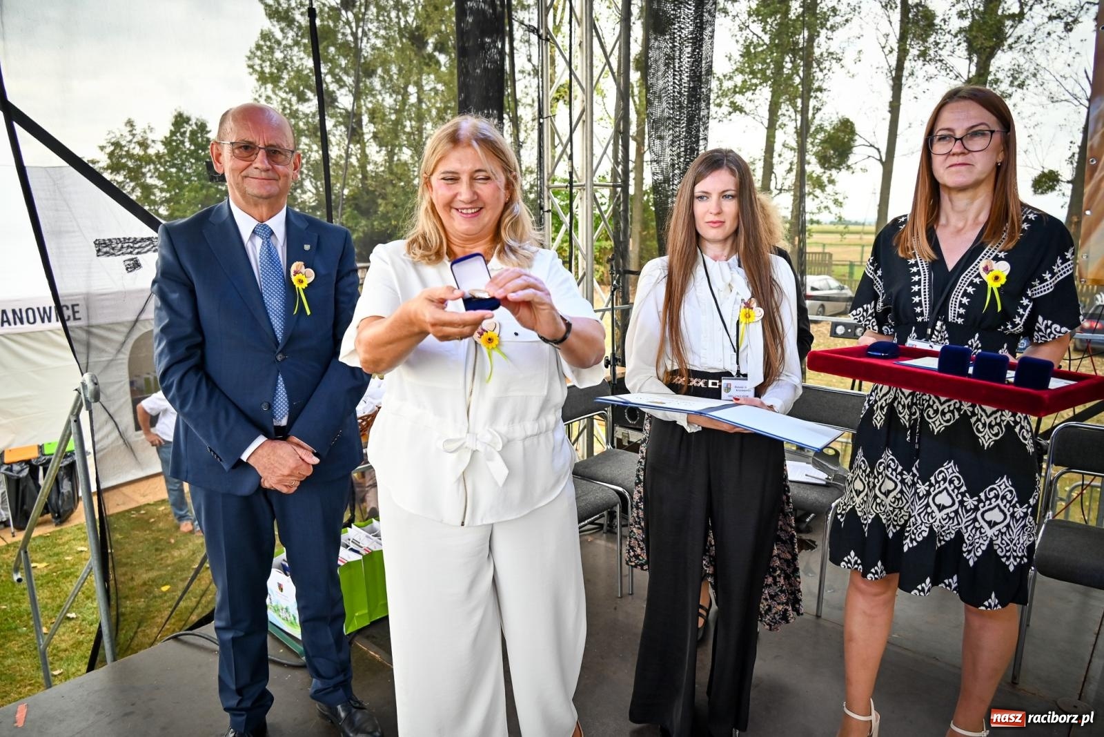 Zdjęcie w galerii na portalu naszraciborz.pl: Dożynki gminy Krzyżanowice w Owsiszczach. Imponujący korowód w międzynarodowym towarzystwie [FOTO i WIDEO] wiadomości z regionu