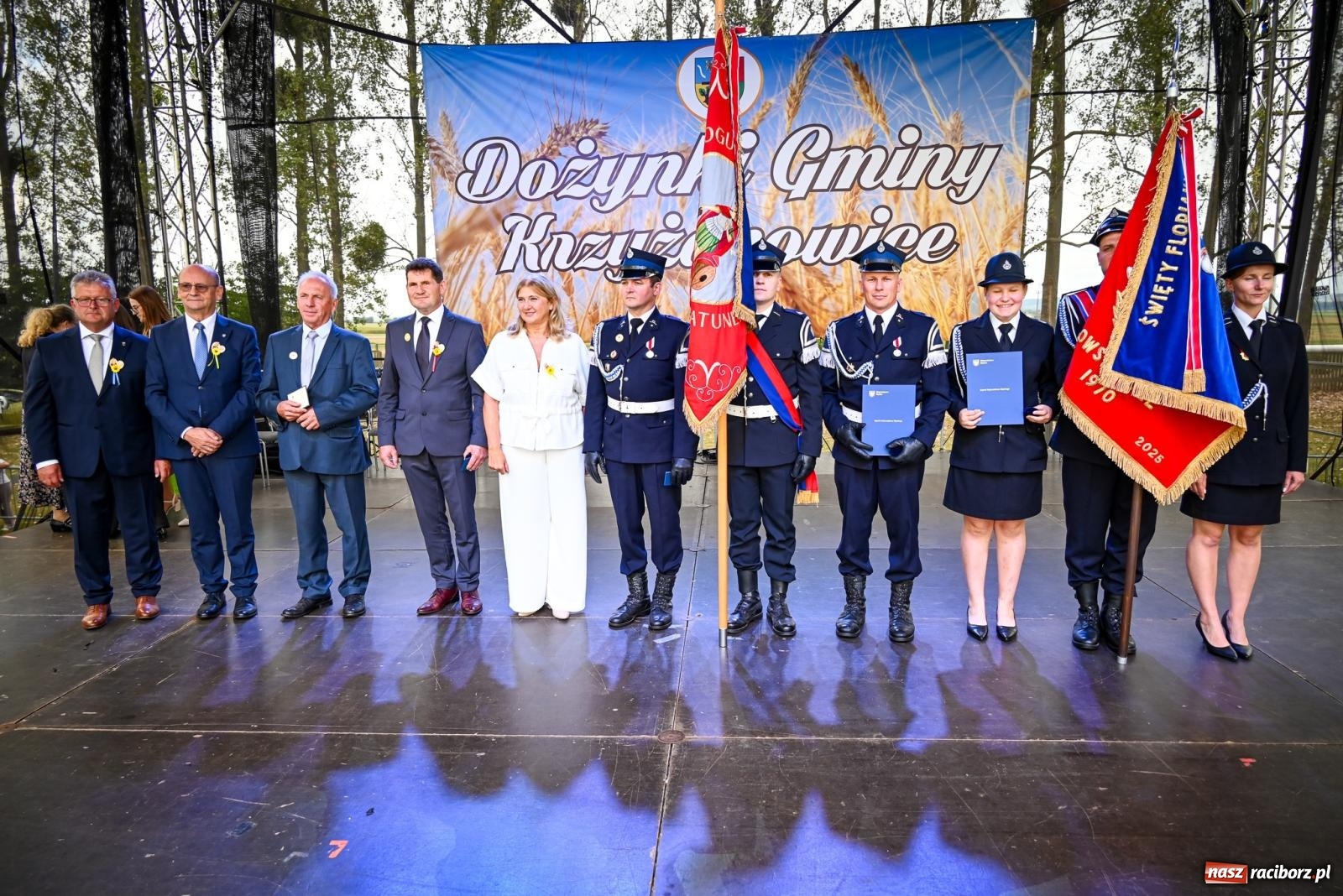 Zdjęcie w galerii na portalu naszraciborz.pl: Dożynki gminy Krzyżanowice w Owsiszczach. Imponujący korowód w międzynarodowym towarzystwie [FOTO i WIDEO] wiadomości z regionu