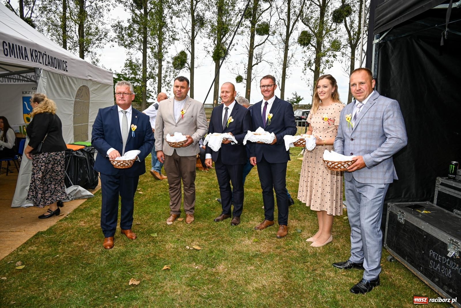 Zdjęcie w galerii na portalu naszraciborz.pl: Dożynki gminy Krzyżanowice w Owsiszczach. Imponujący korowód w międzynarodowym towarzystwie [FOTO i WIDEO] wiadomości z regionu