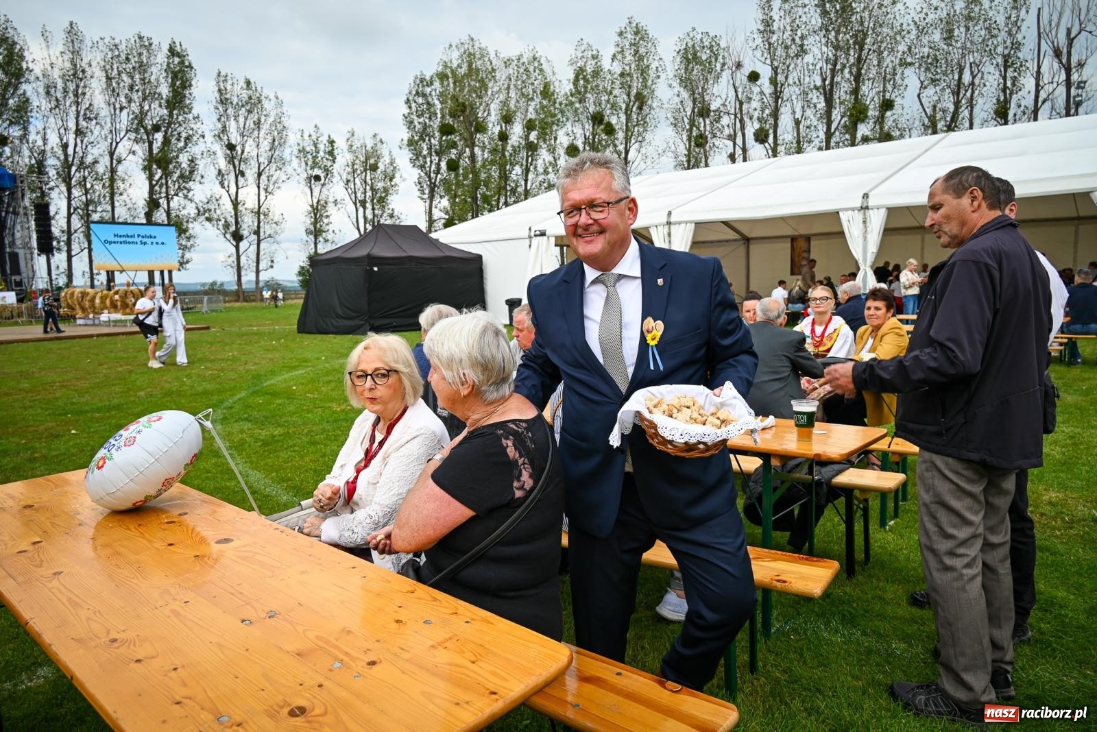 Zdjęcie w galerii na portalu naszraciborz.pl: Dożynki gminy Krzyżanowice w Owsiszczach. Imponujący korowód w międzynarodowym towarzystwie [FOTO i WIDEO] wiadomości z regionu