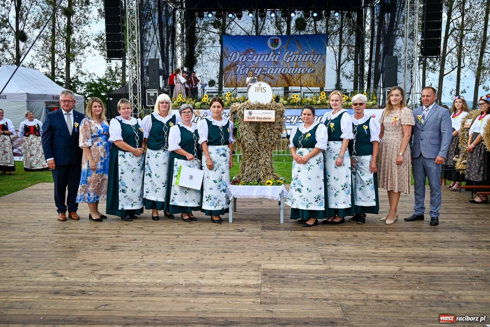 Zdjęcie w galerii na portalu naszraciborz.pl: Dożynki gminy Krzyżanowice w Owsiszczach. Imponujący korowód w międzynarodowym towarzystwie [FOTO i WIDEO] wiadomości z regionu