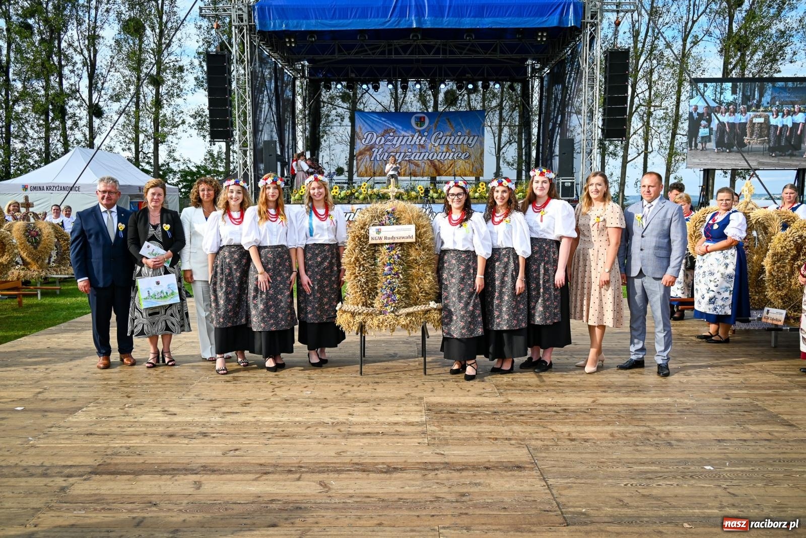 Zdjęcie w galerii na portalu naszraciborz.pl: Dożynki gminy Krzyżanowice w Owsiszczach. Imponujący korowód w międzynarodowym towarzystwie [FOTO i WIDEO] wiadomości z regionu