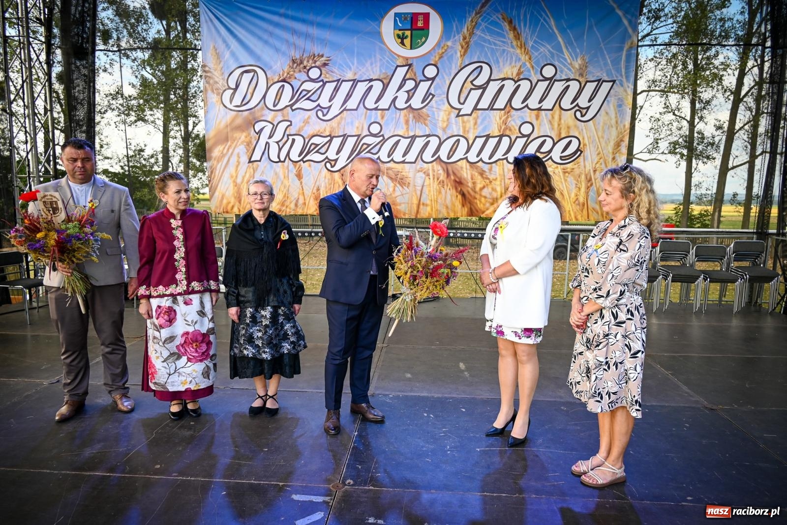 Zdjęcie w galerii na portalu naszraciborz.pl: Dożynki gminy Krzyżanowice w Owsiszczach. Imponujący korowód w międzynarodowym towarzystwie [FOTO i WIDEO] wiadomości z regionu