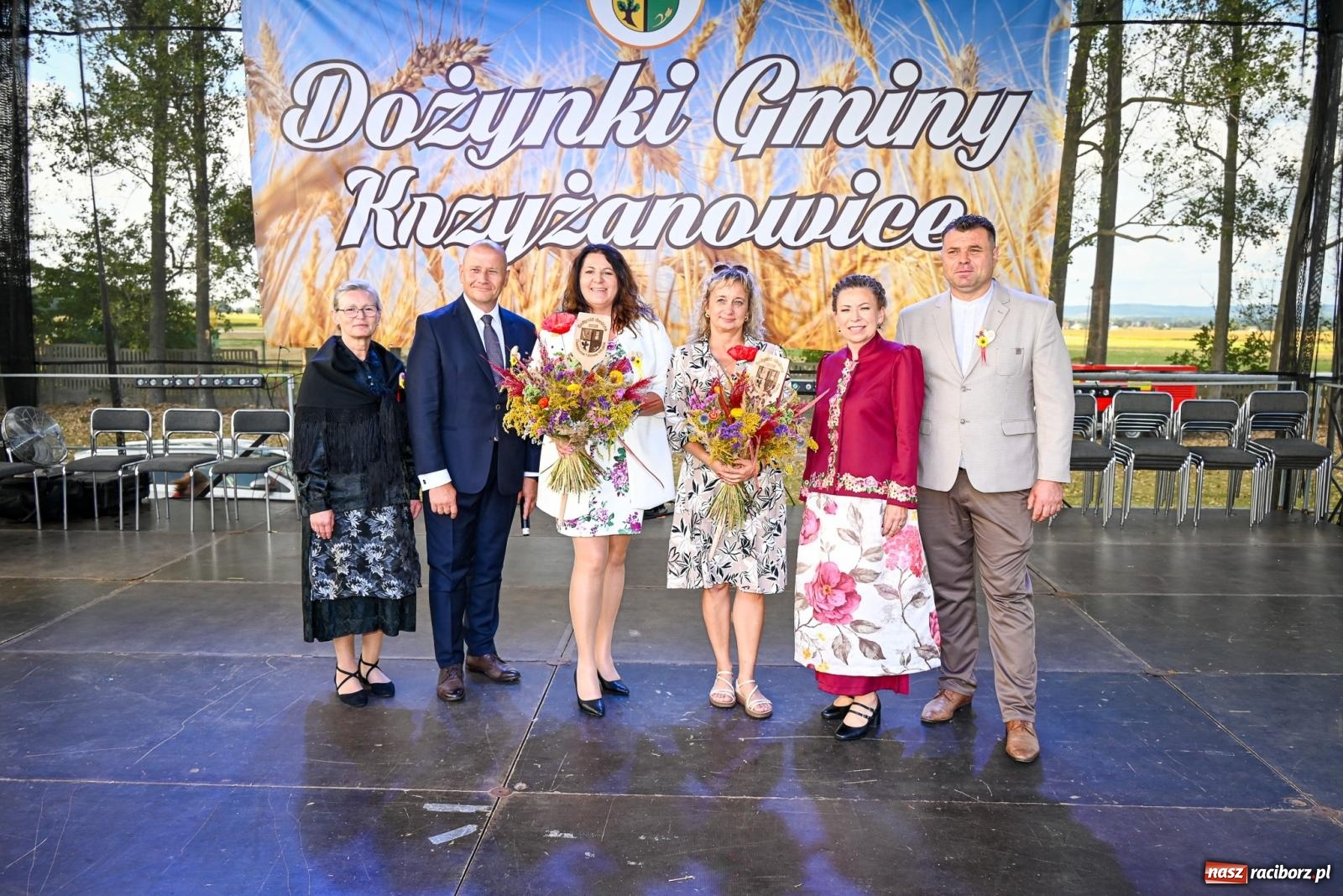 Zdjęcie w galerii na portalu naszraciborz.pl: Dożynki gminy Krzyżanowice w Owsiszczach. Imponujący korowód w międzynarodowym towarzystwie [FOTO i WIDEO] wiadomości z regionu