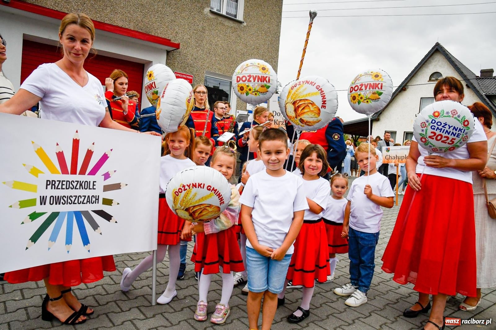 Zdjęcie w galerii na portalu naszraciborz.pl: Dożynki gminy Krzyżanowice w Owsiszczach. Imponujący korowód w międzynarodowym towarzystwie [FOTO i WIDEO] wiadomości z regionu