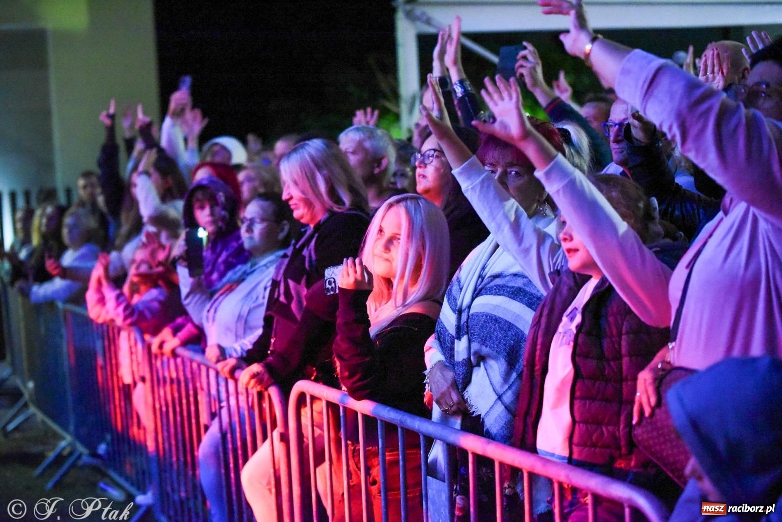 Zdjęcie w galerii na portalu naszraciborz.pl: Piękni i Młodzi na finał gminnych dożynek w Pawłowie [FOTO] wiadomości z regionu