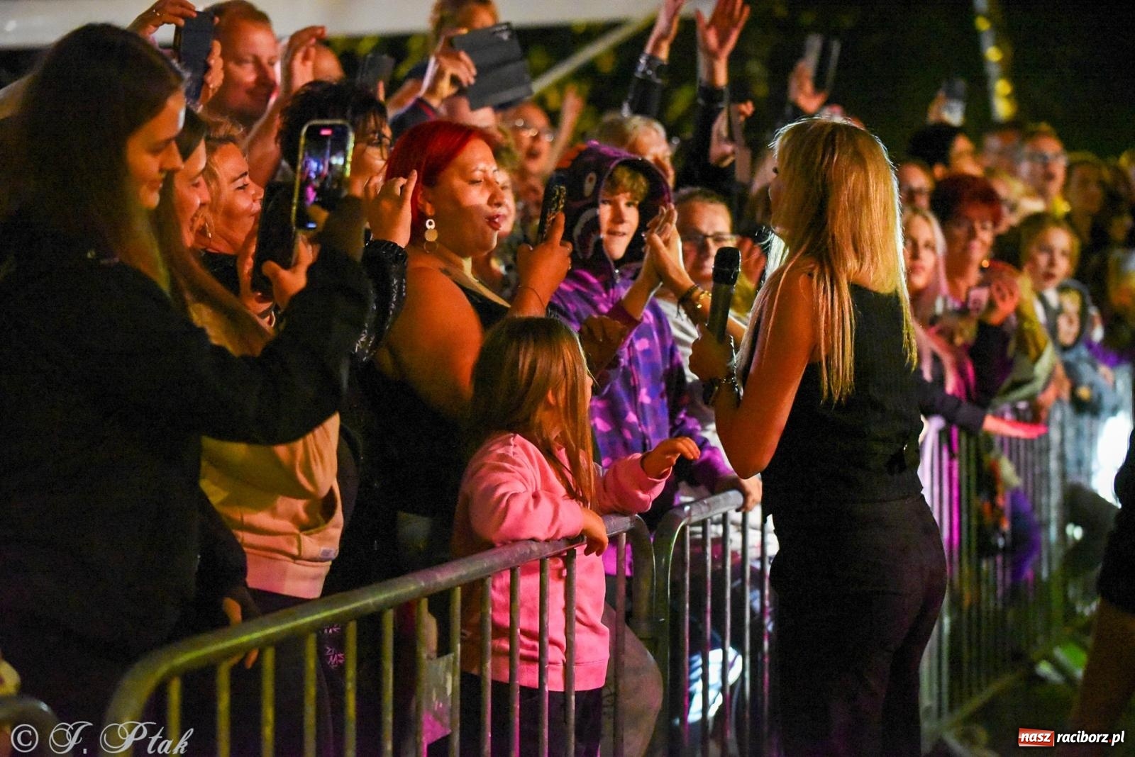 Zdjęcie w galerii na portalu naszraciborz.pl: Piękni i Młodzi na finał gminnych dożynek w Pawłowie [FOTO] wiadomości z regionu