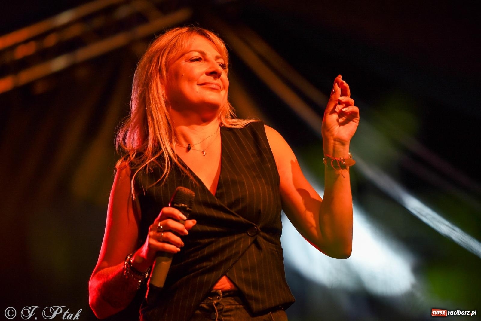 Zdjęcie w galerii na portalu naszraciborz.pl: Piękni i Młodzi na finał gminnych dożynek w Pawłowie [FOTO] wiadomości z regionu