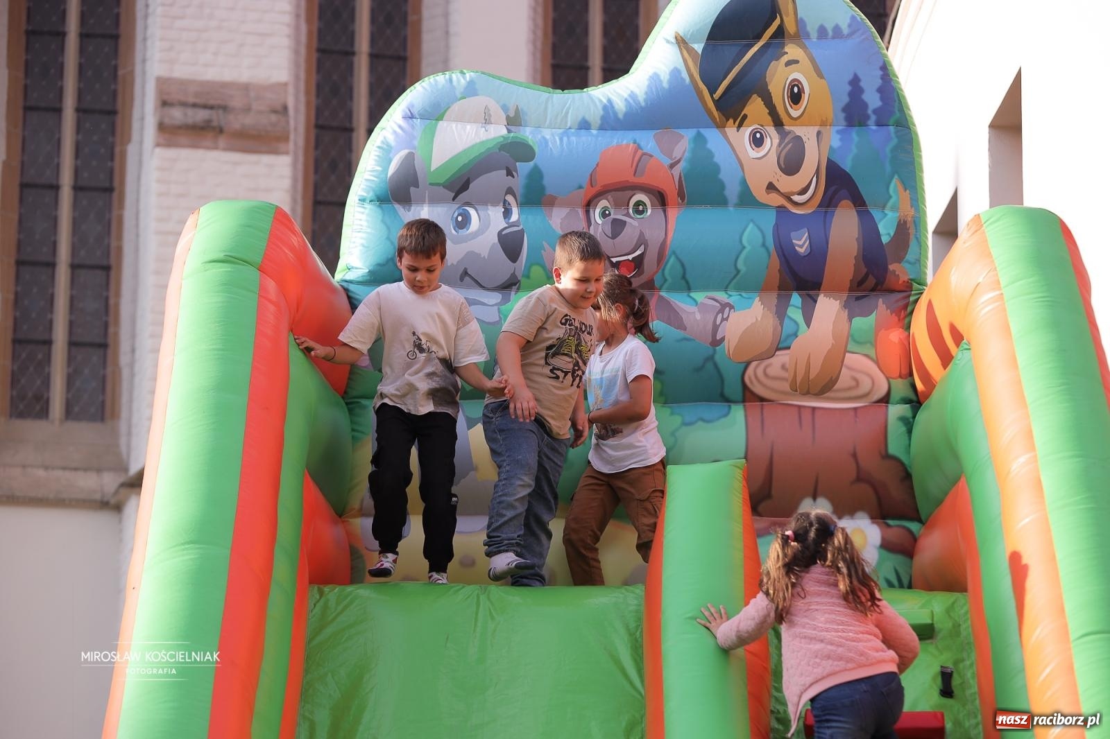 Zdjęcie w galerii na portalu naszraciborz.pl: Racibórz świętował dożynki miejskie na Zamku Piastowskim. Diiya na finał wiadomości z regionu