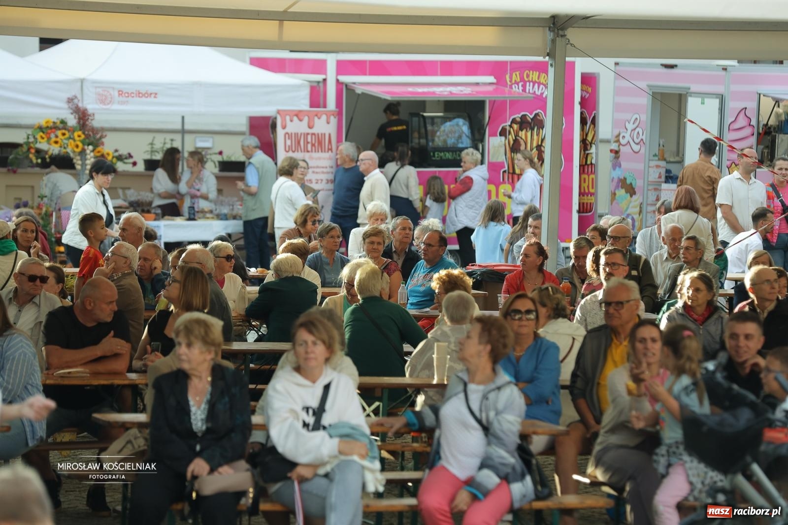 Zdjęcie w galerii na portalu naszraciborz.pl: Racibórz świętował dożynki miejskie na Zamku Piastowskim. Diiya na finał wiadomości z regionu