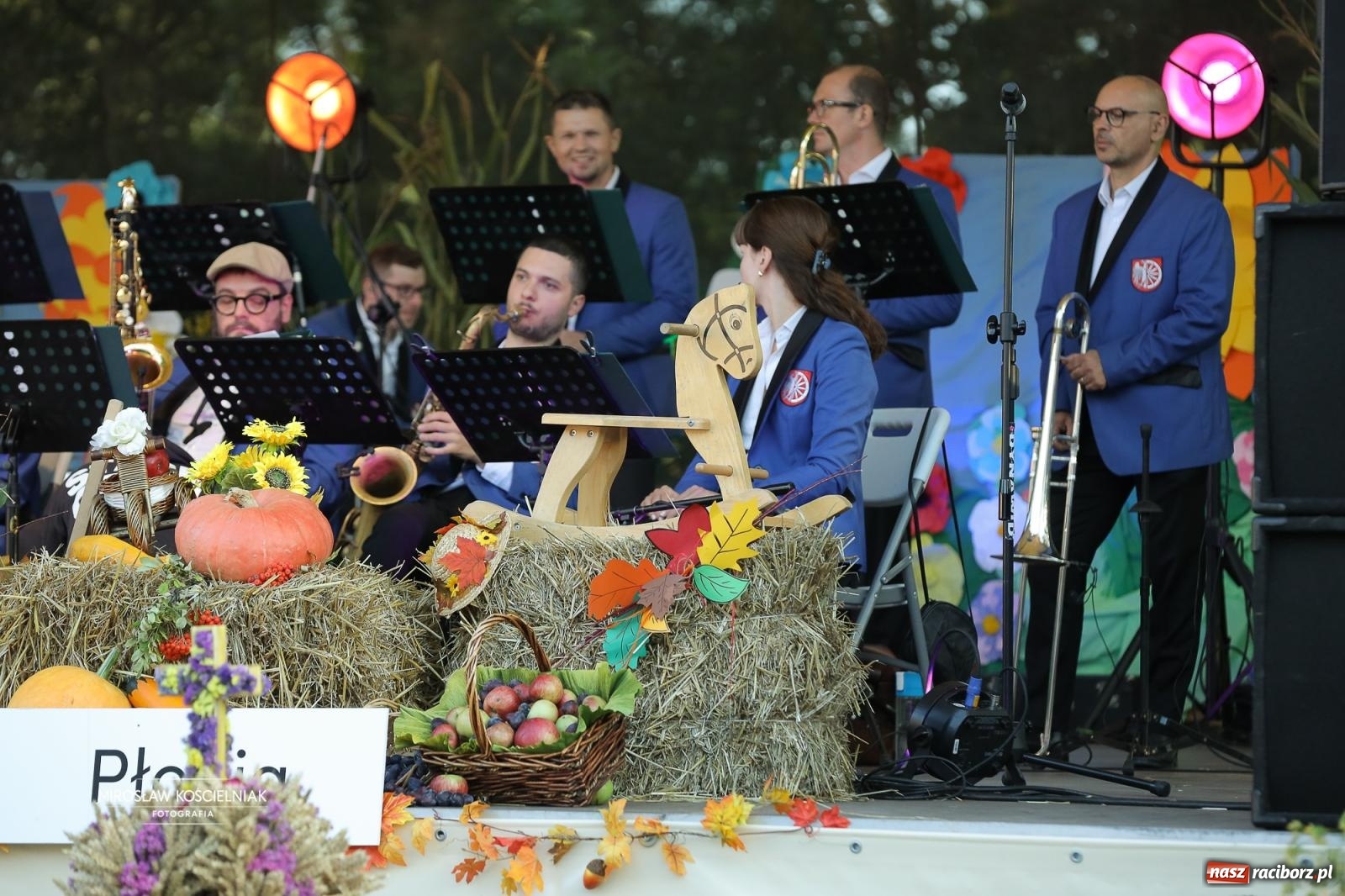 Zdjęcie w galerii na portalu naszraciborz.pl: Racibórz świętował dożynki miejskie na Zamku Piastowskim. Diiya na finał wiadomości z regionu