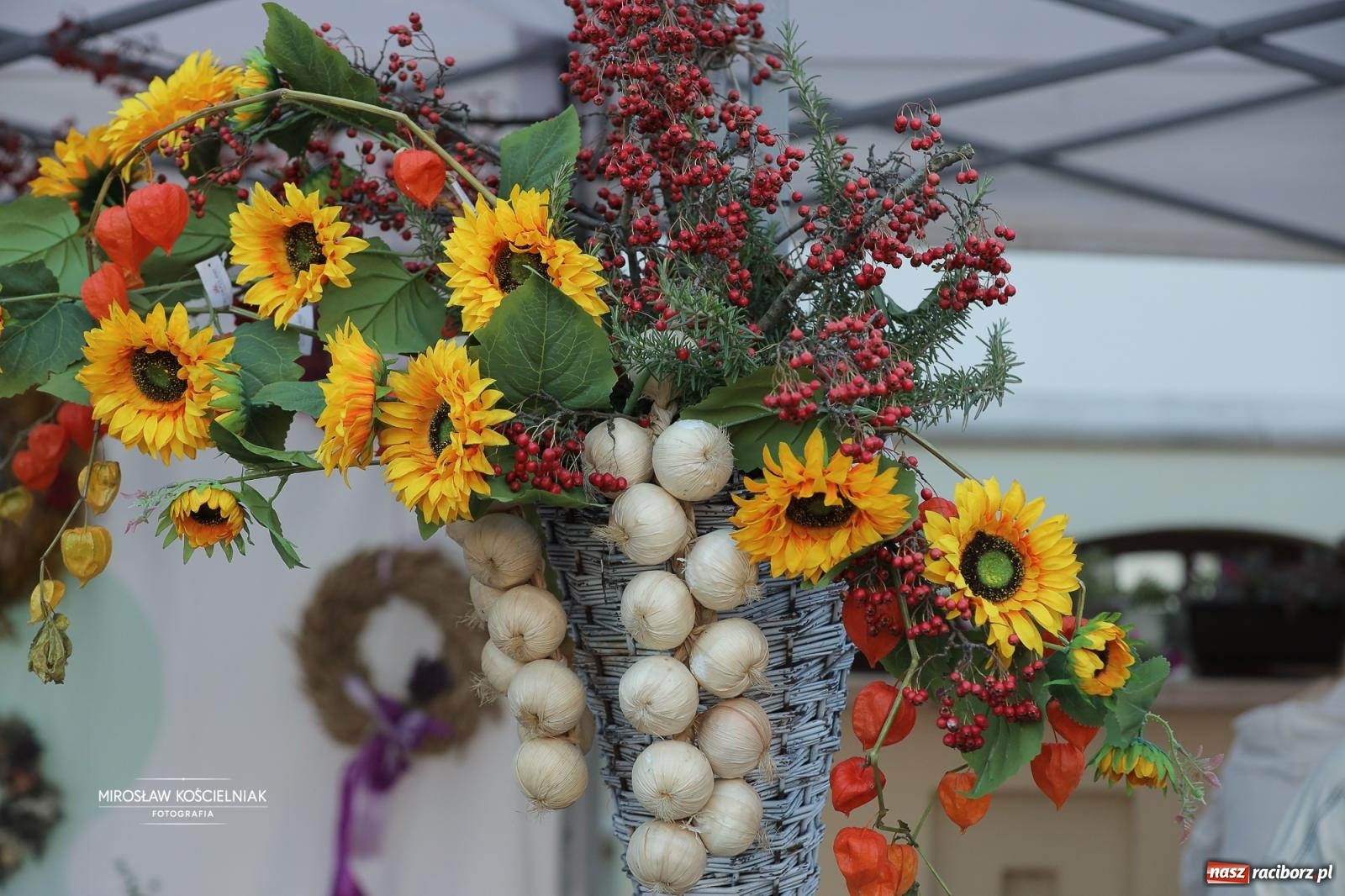 Zdjęcie w galerii na portalu naszraciborz.pl: Racibórz świętował dożynki miejskie na Zamku Piastowskim. Diiya na finał wiadomości z regionu