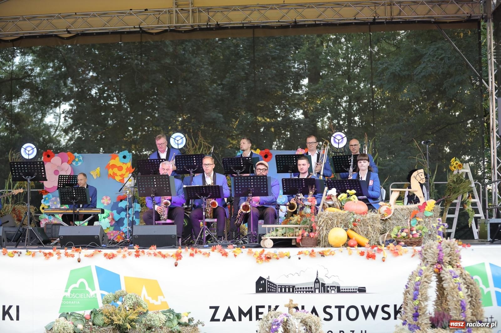 Zdjęcie w galerii na portalu naszraciborz.pl: Racibórz świętował dożynki miejskie na Zamku Piastowskim. Diiya na finał wiadomości z regionu