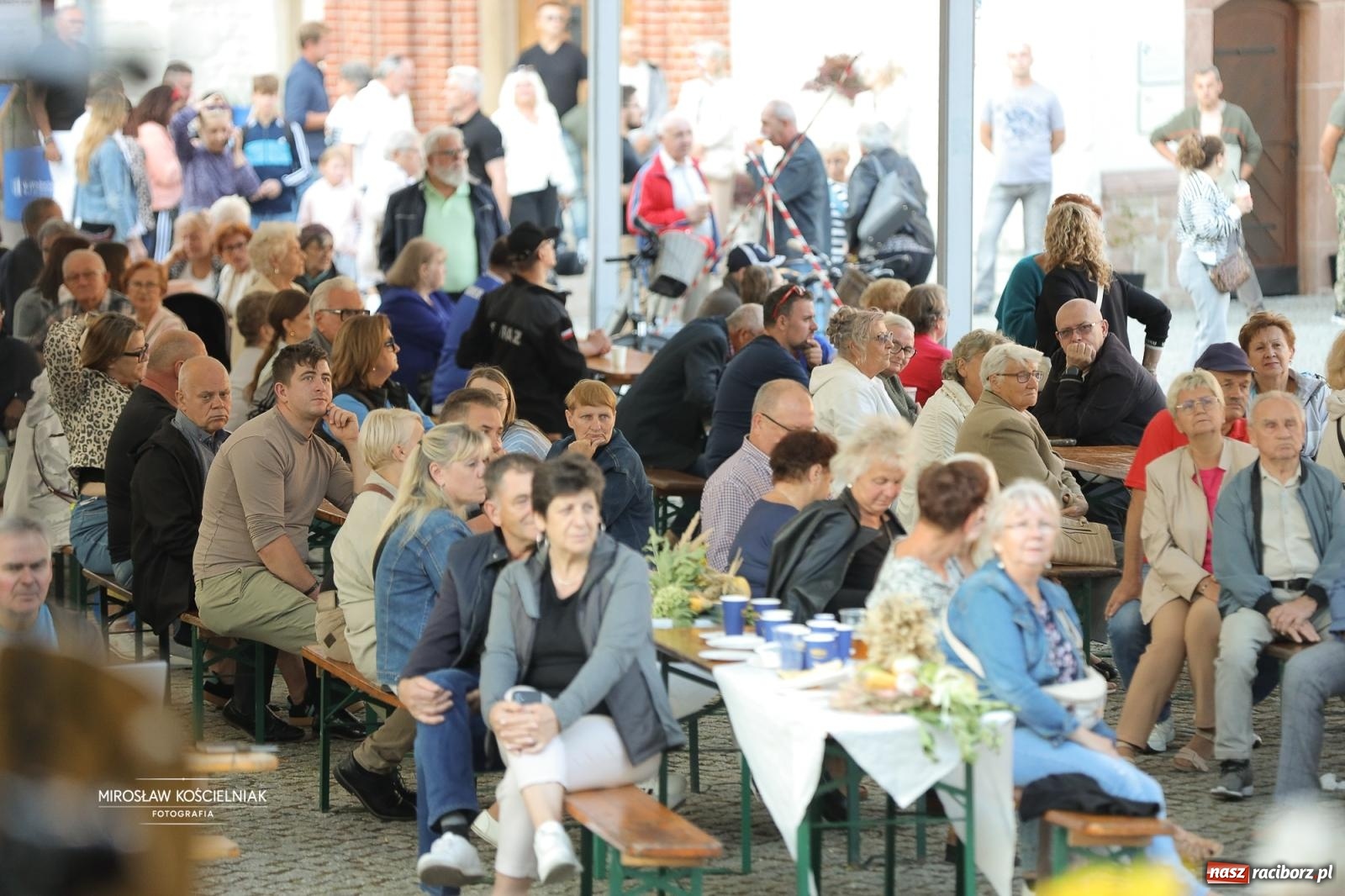 Zdjęcie w galerii na portalu naszraciborz.pl: Racibórz świętował dożynki miejskie na Zamku Piastowskim. Diiya na finał wiadomości z regionu