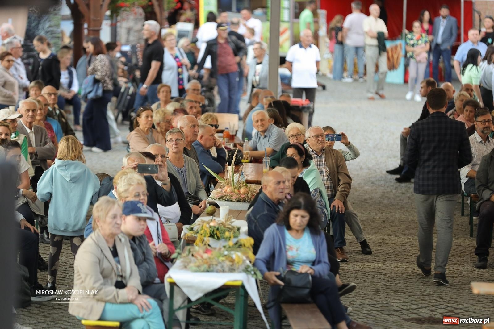 Zdjęcie w galerii na portalu naszraciborz.pl: Racibórz świętował dożynki miejskie na Zamku Piastowskim. Diiya na finał wiadomości z regionu