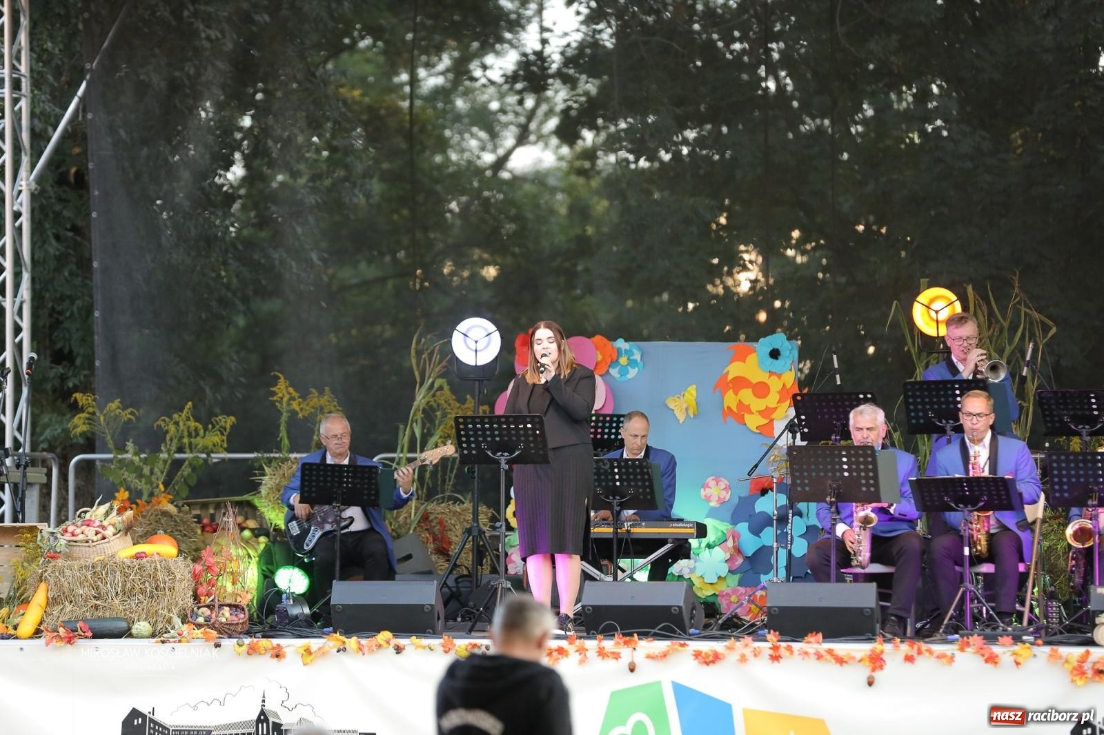 Zdjęcie w galerii na portalu naszraciborz.pl: Racibórz świętował dożynki miejskie na Zamku Piastowskim. Diiya na finał wiadomości z regionu