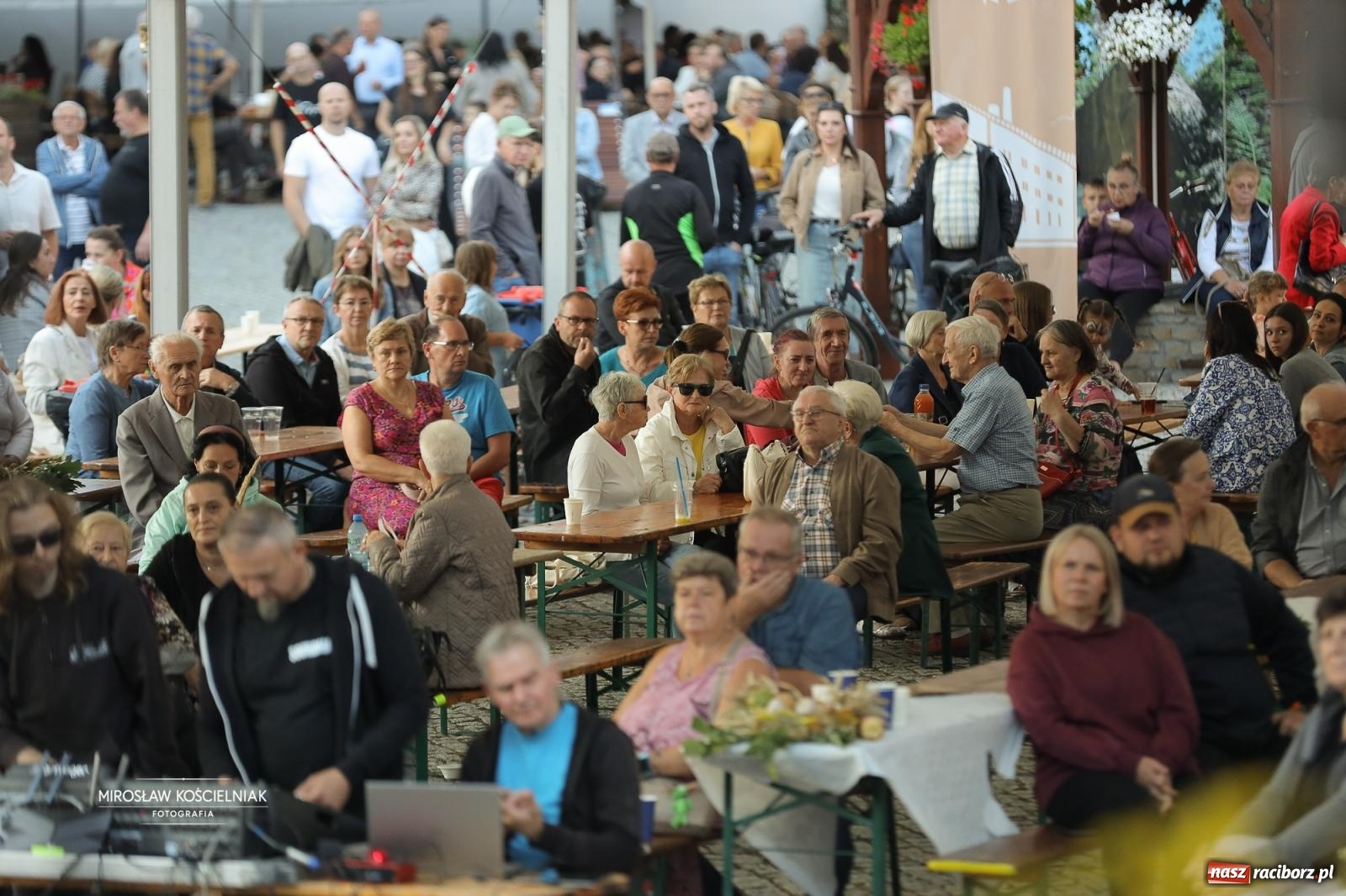 Zdjęcie w galerii na portalu naszraciborz.pl: Racibórz świętował dożynki miejskie na Zamku Piastowskim. Diiya na finał wiadomości z regionu