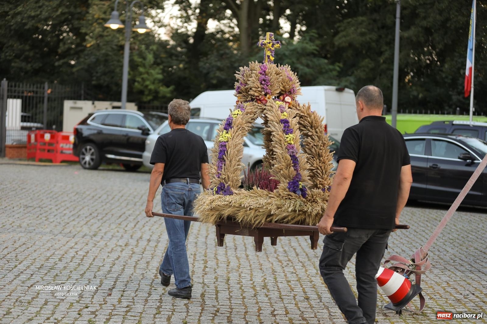 Zdjęcie w galerii na portalu naszraciborz.pl: Racibórz świętował dożynki miejskie na Zamku Piastowskim. Diiya na finał wiadomości z regionu